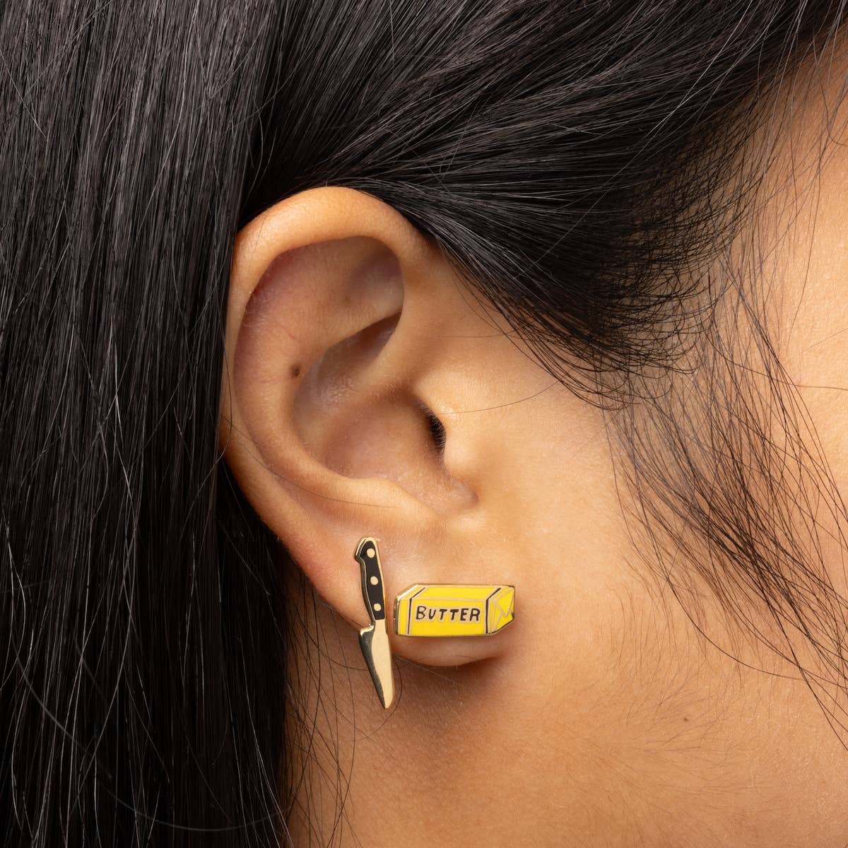 Boucles d'oreilles Beurre et Couteau | Clous dorés dépareillés pour gourmets