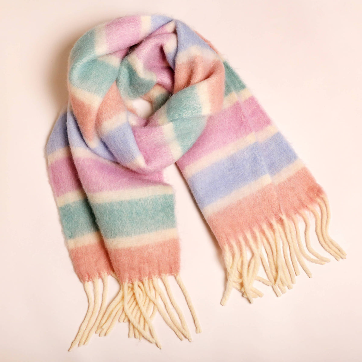 Écharpe d'hiver crème à rayures pastel