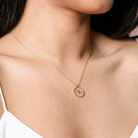 Collier pendentif abeille en résine organique avec acier inoxydable doré