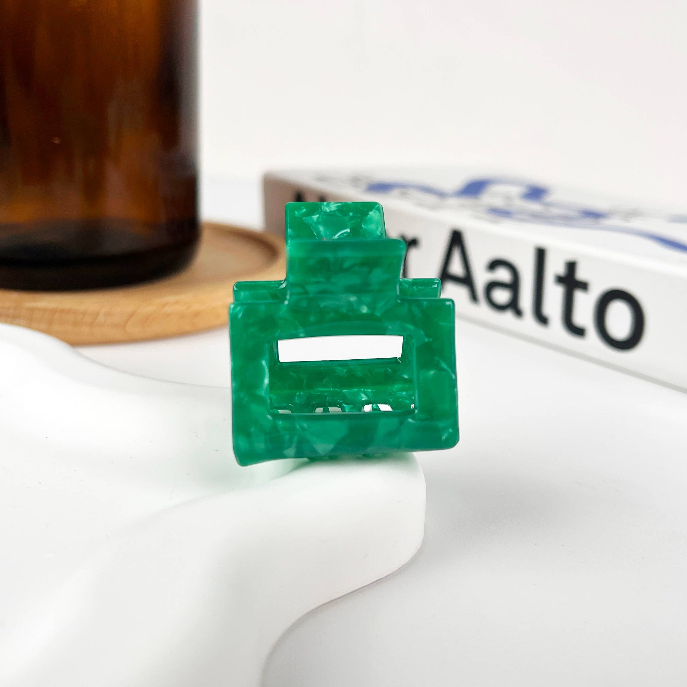 Petites pinces carrées en acétate: B