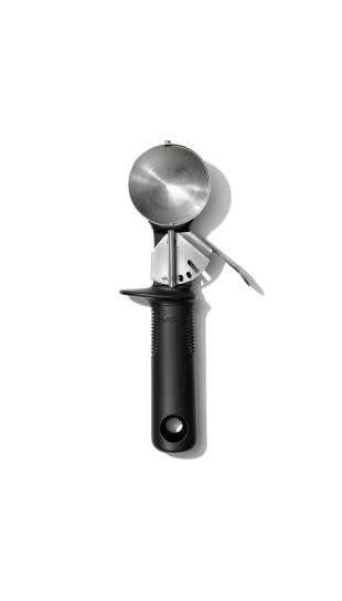 Classic ice cream scoop with release mechanism