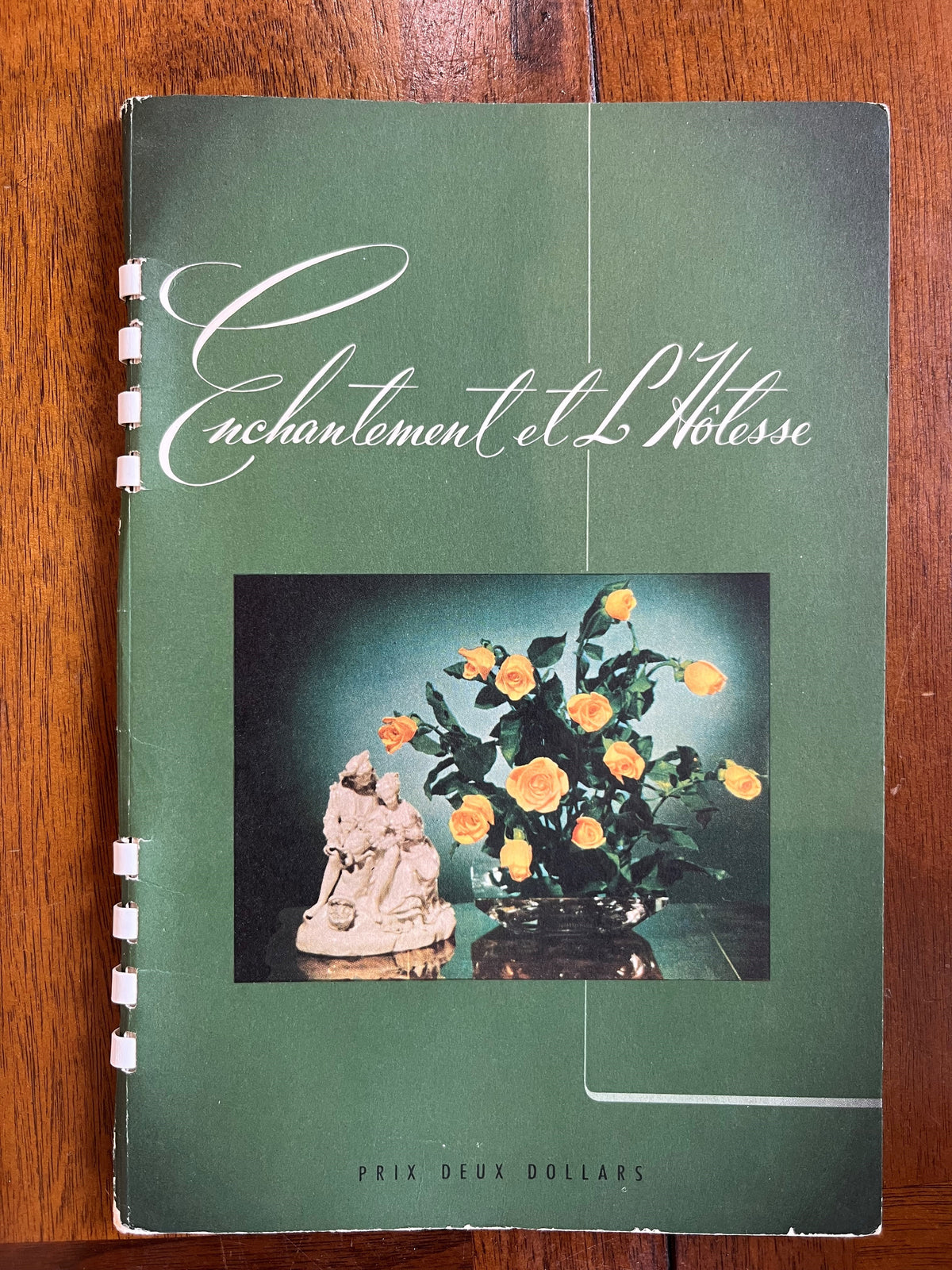 Livre d'occasion - Enchantement et l'hôtesse . Un guide pour dresser la table à la canadienne - Marie Holmes