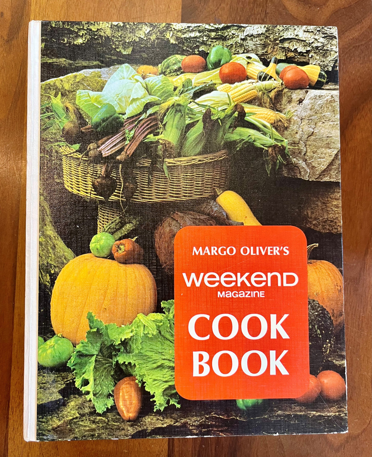 Livre d'occasion - Weekend Magazine Cookbook - Margo Oliver