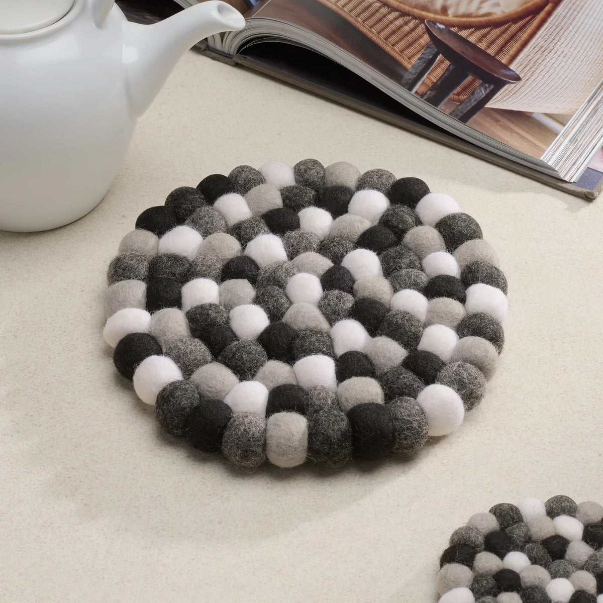 Wool trivet - Grey, white and black - Modwool