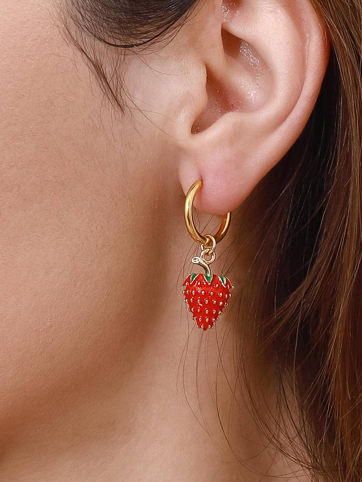 Boucles d'oreilles fraise en or 18 carats résistantes au ternissement: Rouge