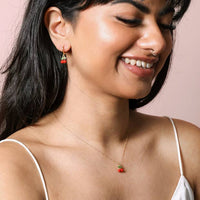 Collier à pendentif en émail cerise rouge en or