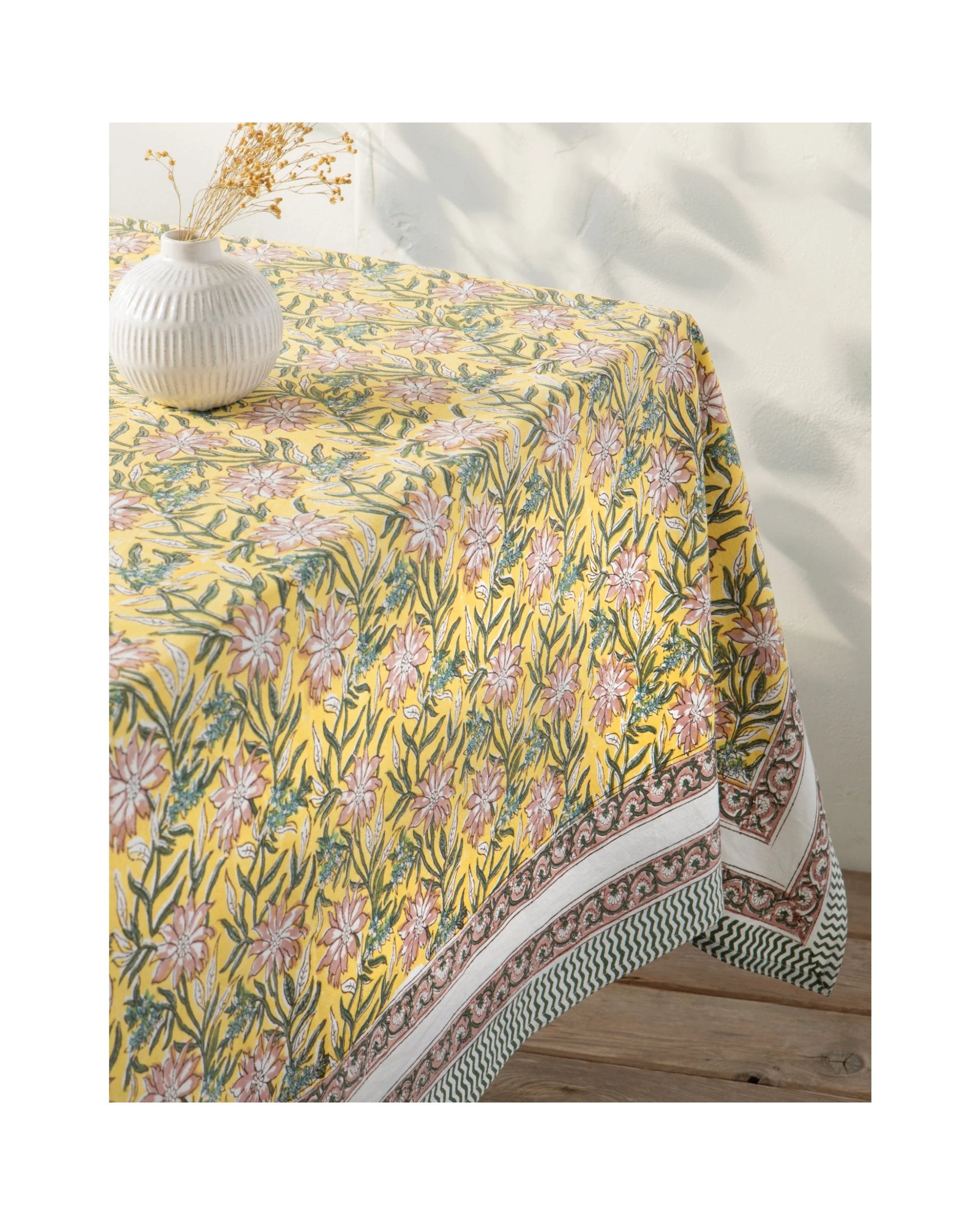 Nappe imprimée à motifs de clématites 90 x 60 pouces
