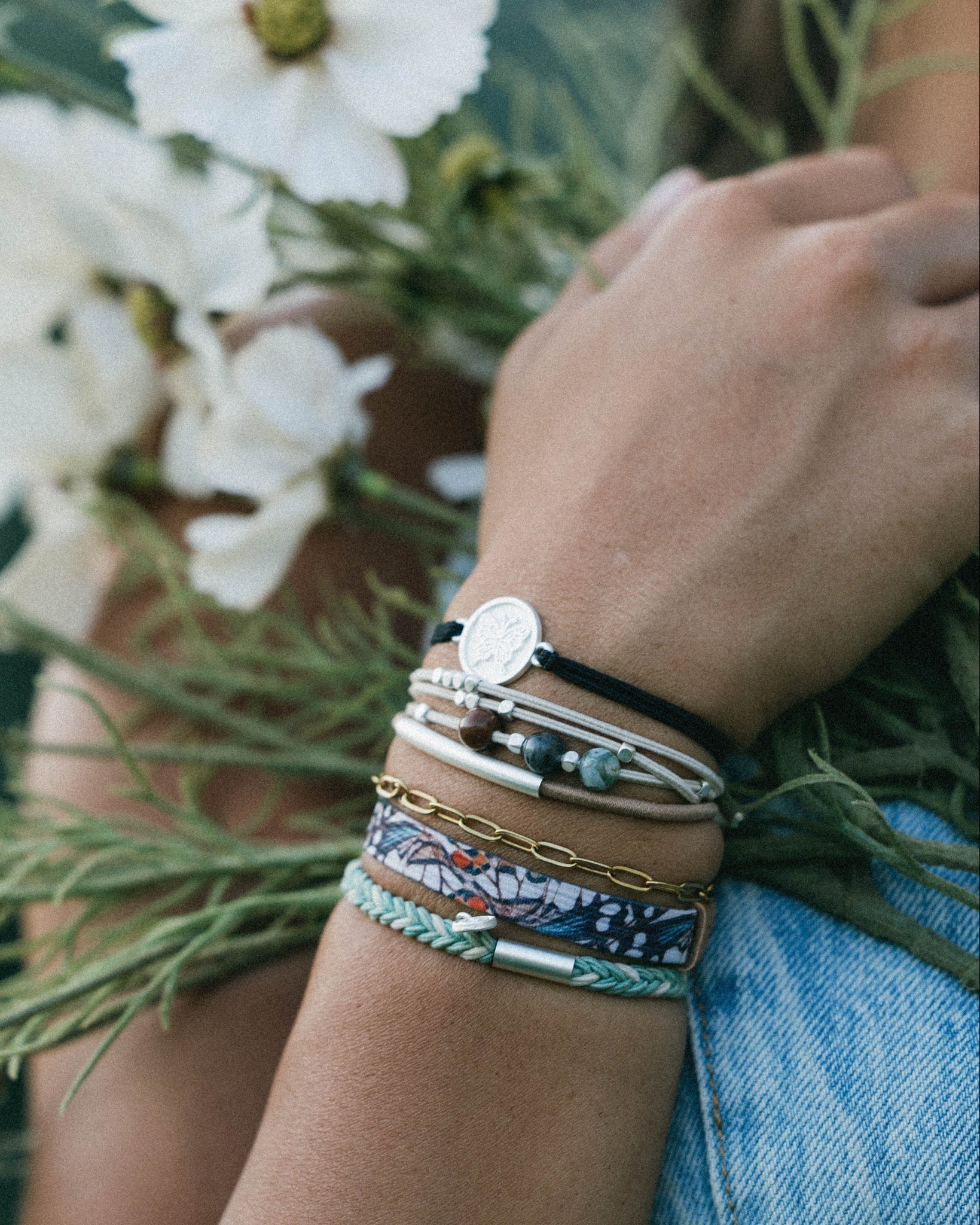 Bracelets élastiques à cheveux papillon naturels « Flourish » (medium)
