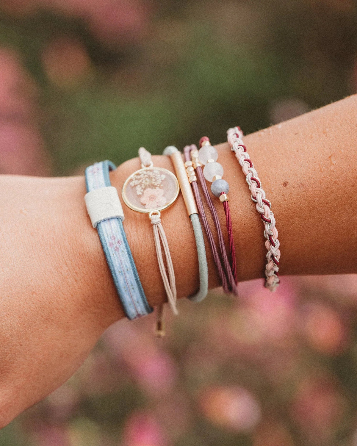 Bracelets élastiques à cheveux « Bloom » bordeaux et rose avec fleurs pressées (medium)