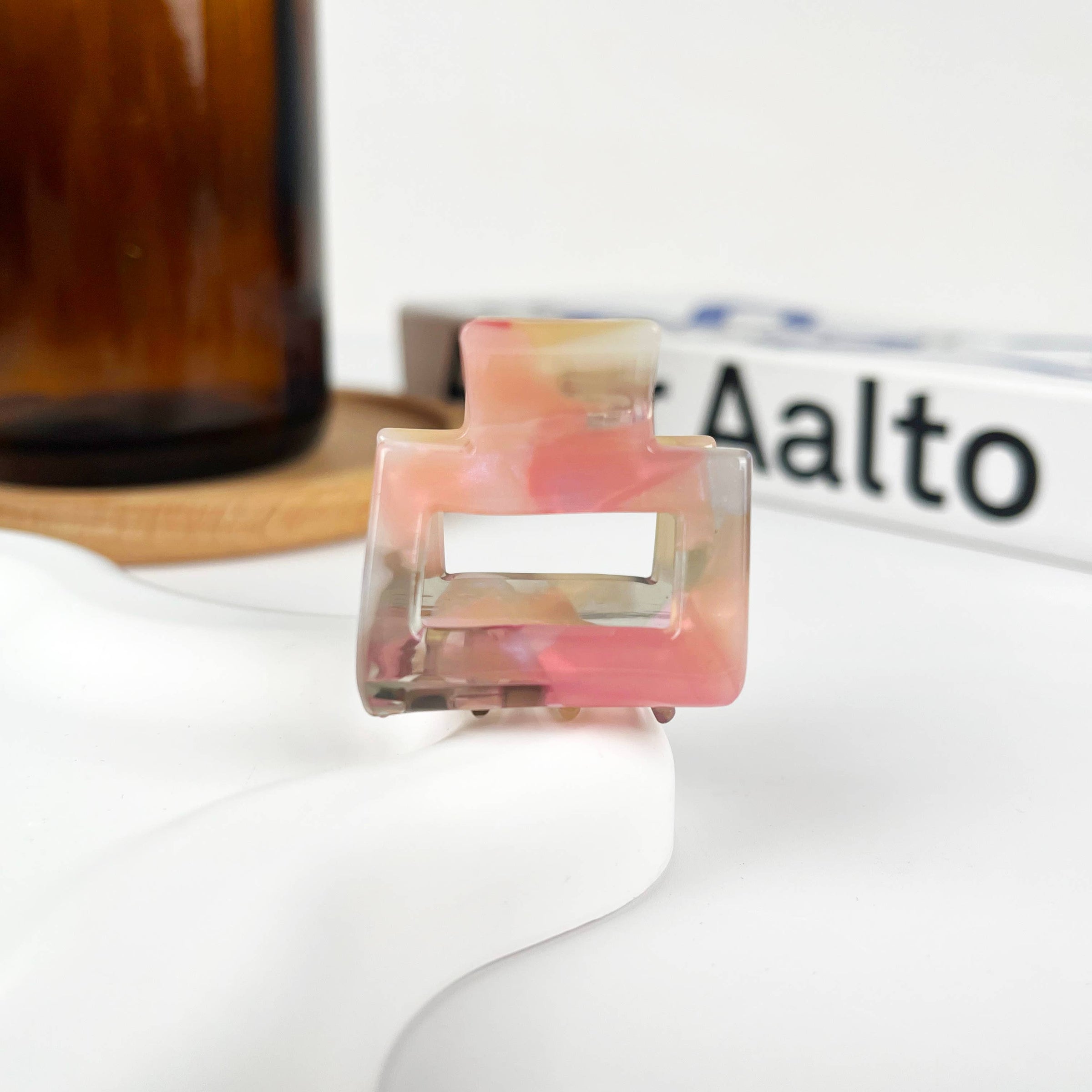 Petites pinces carrées en acétate: B