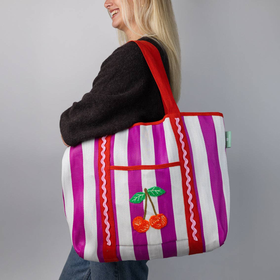 Sac cabas motif cerise en plastique recyclé
