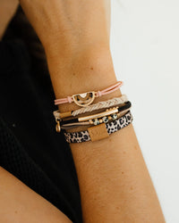 Bracelets élastiques à cheveux à imprimé animal « sauvage » avec accent rose (medium)